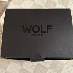 WOLF M1.8 Watch Winder-Black Leather- Glass cover, Brand New, Never been used